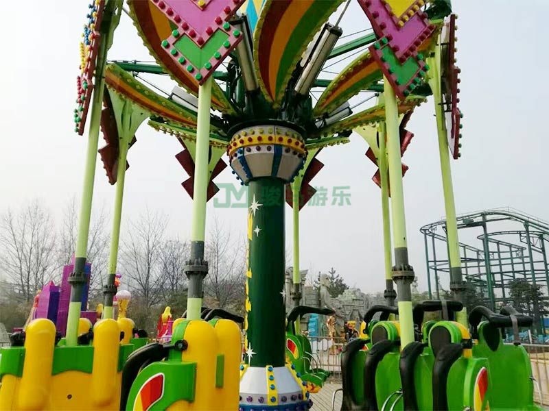 駿馬游樂秋千