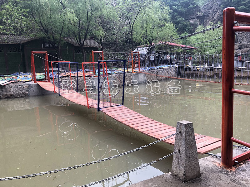 河南三門(mén)峽豫西大峽谷-水上拓展器材、叢林穿越和網(wǎng)紅橋