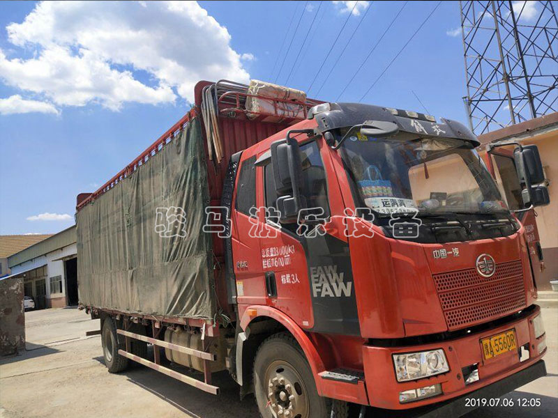 廣東深圳的水上拓展項目裝車發(fā)貨